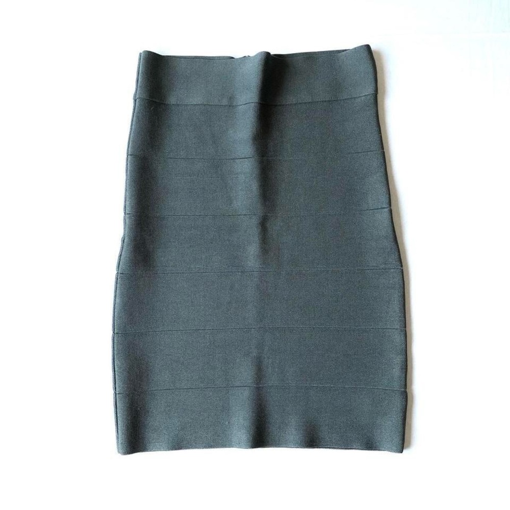 bandage solid skirt by bebe 🫒🍸